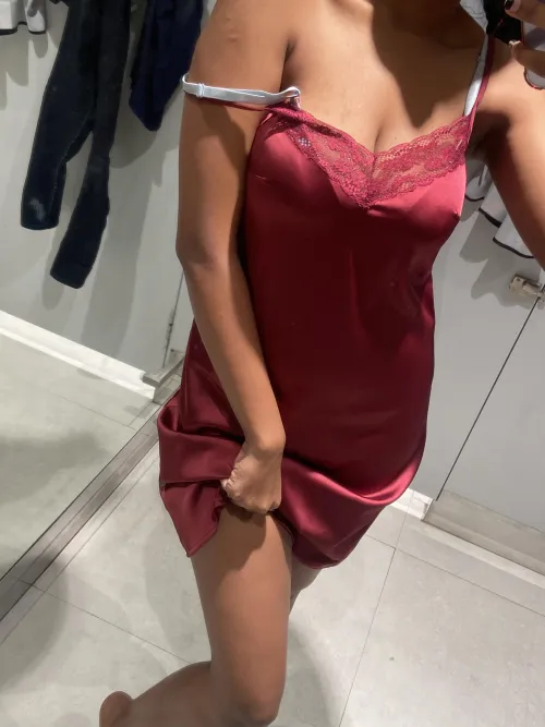 New girl in the town if anyone loves to see my inner beauty please do my bio and ping me [F] 22