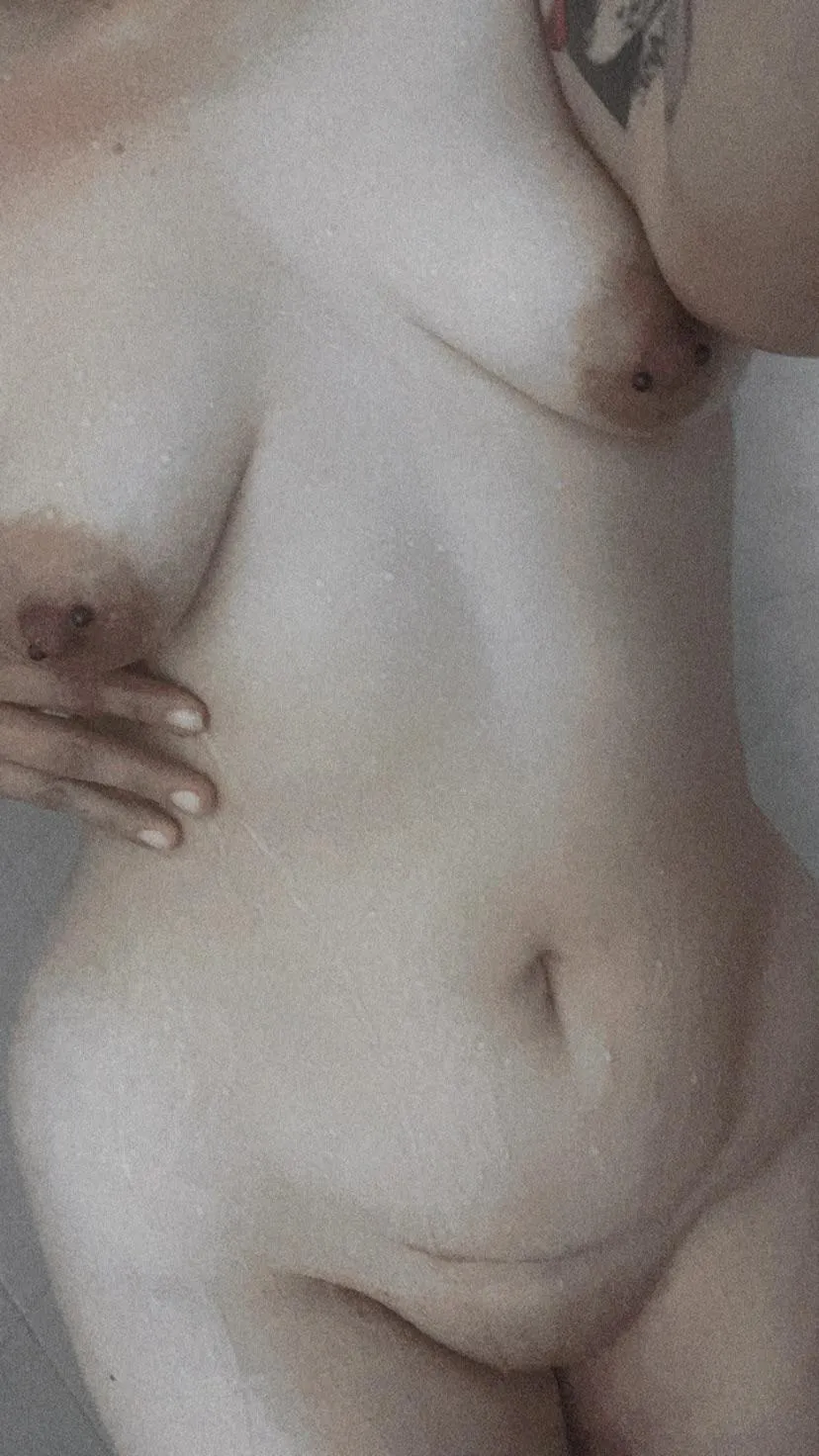 Tomarias una ducha conmigo? 🔥🔥