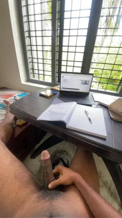 need a good boy to suck me while I study hard, staying hard!