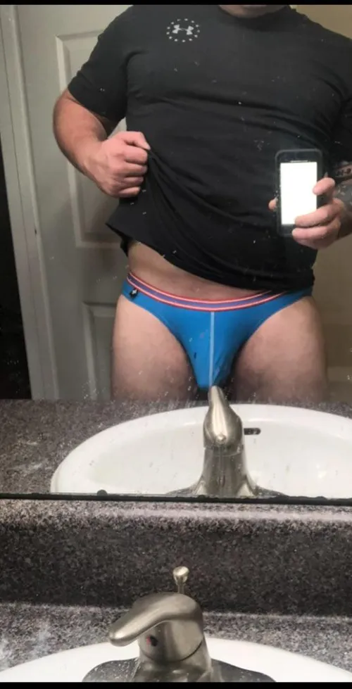 I love a tight pair of briefs