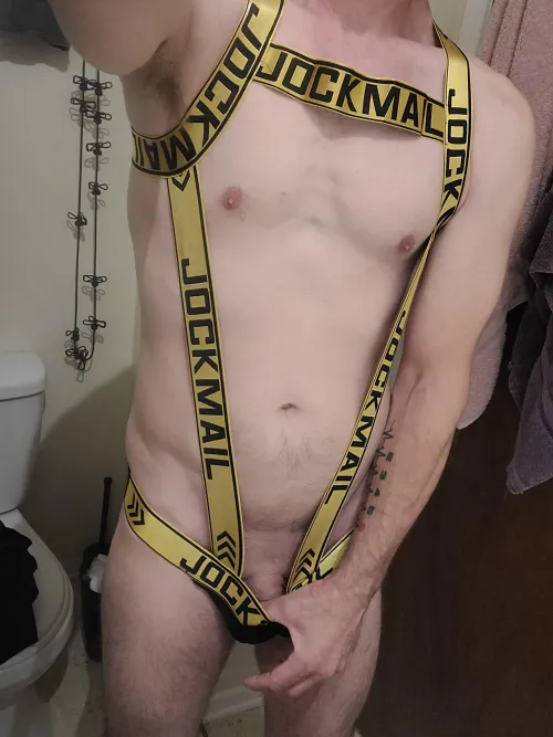 I'm lonely and need attention 🥵 someone give me some 😁