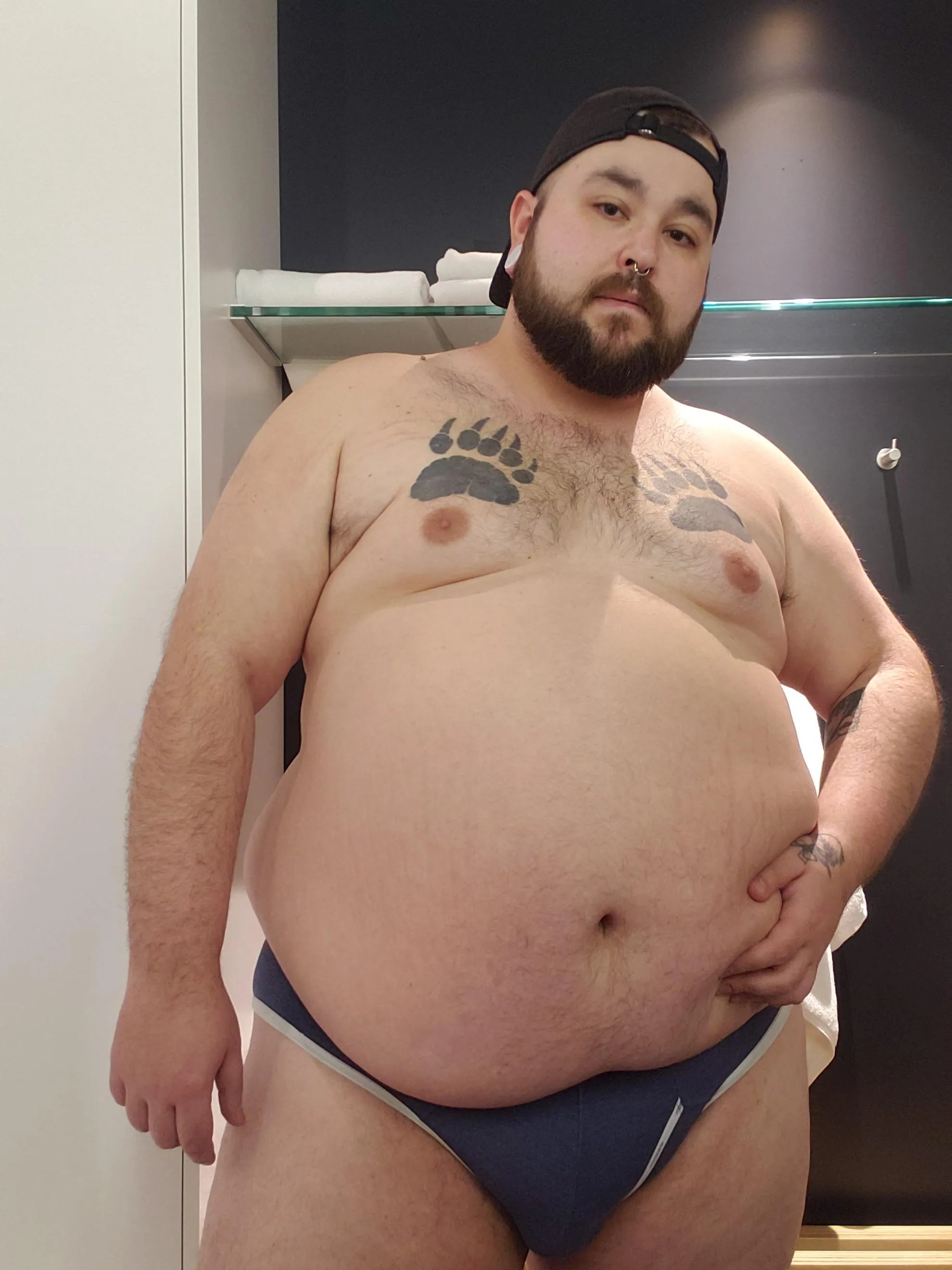 Looking for a confidence boost. Complimenting comments much appreciated:)