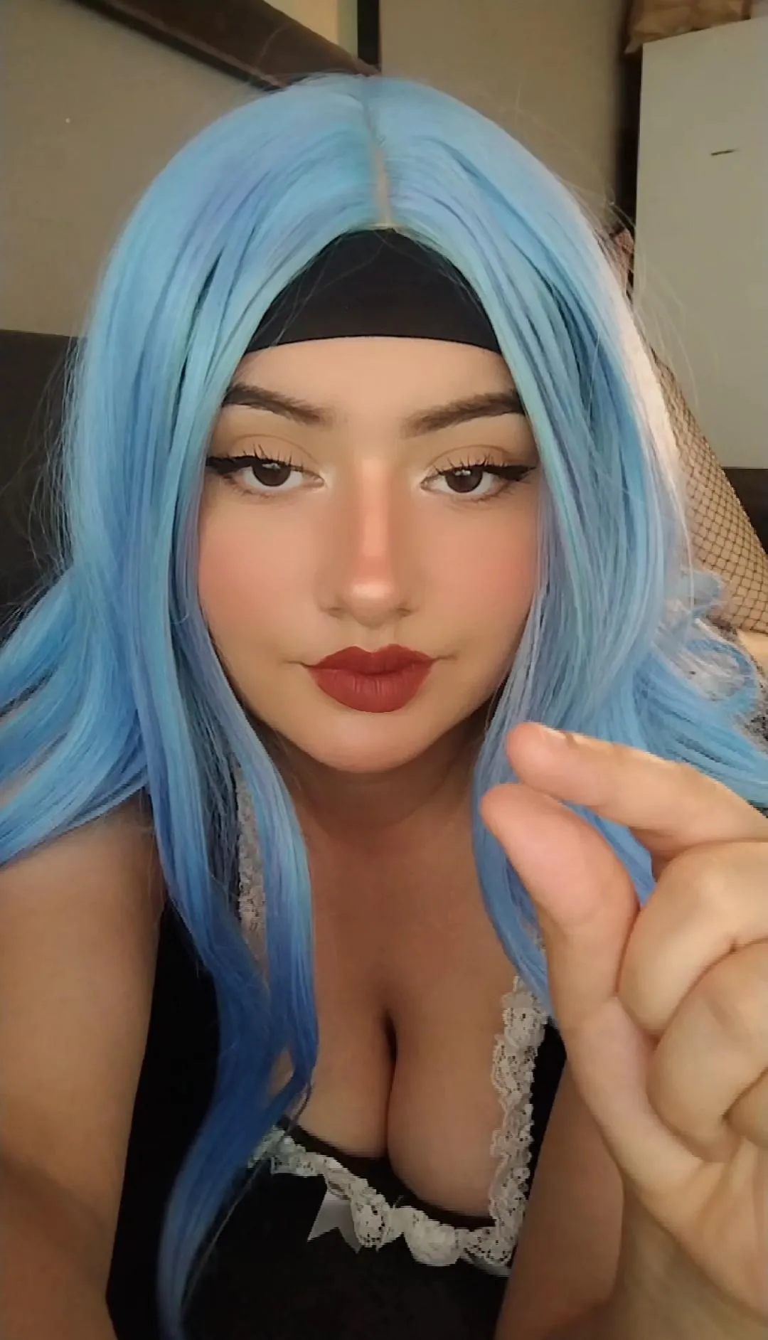 Sometimes I forget you even have something there… it’s that easy to ignore.🙄🤏🏻