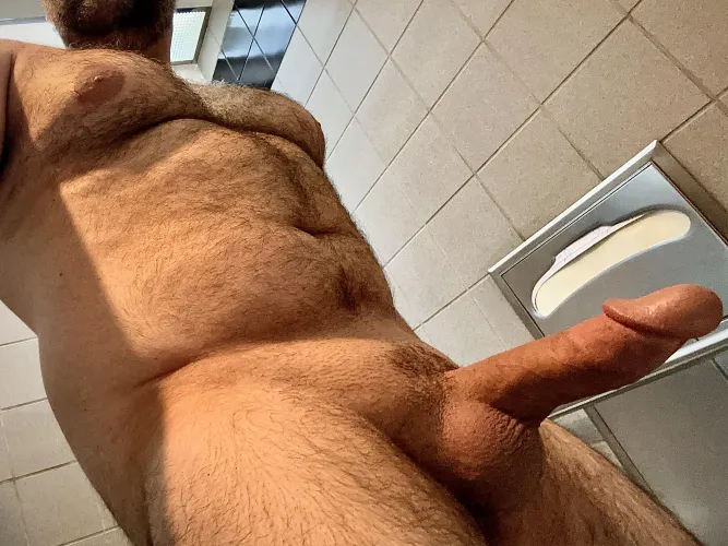 Wanna take advantage of daddy’s full balls and big cock inside of a public bathroom stall? 😈 [36]