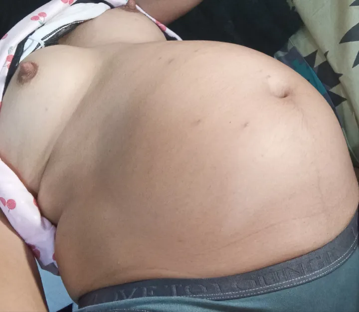 Would you like to see me breastfeed? Daddy, that feels so good.