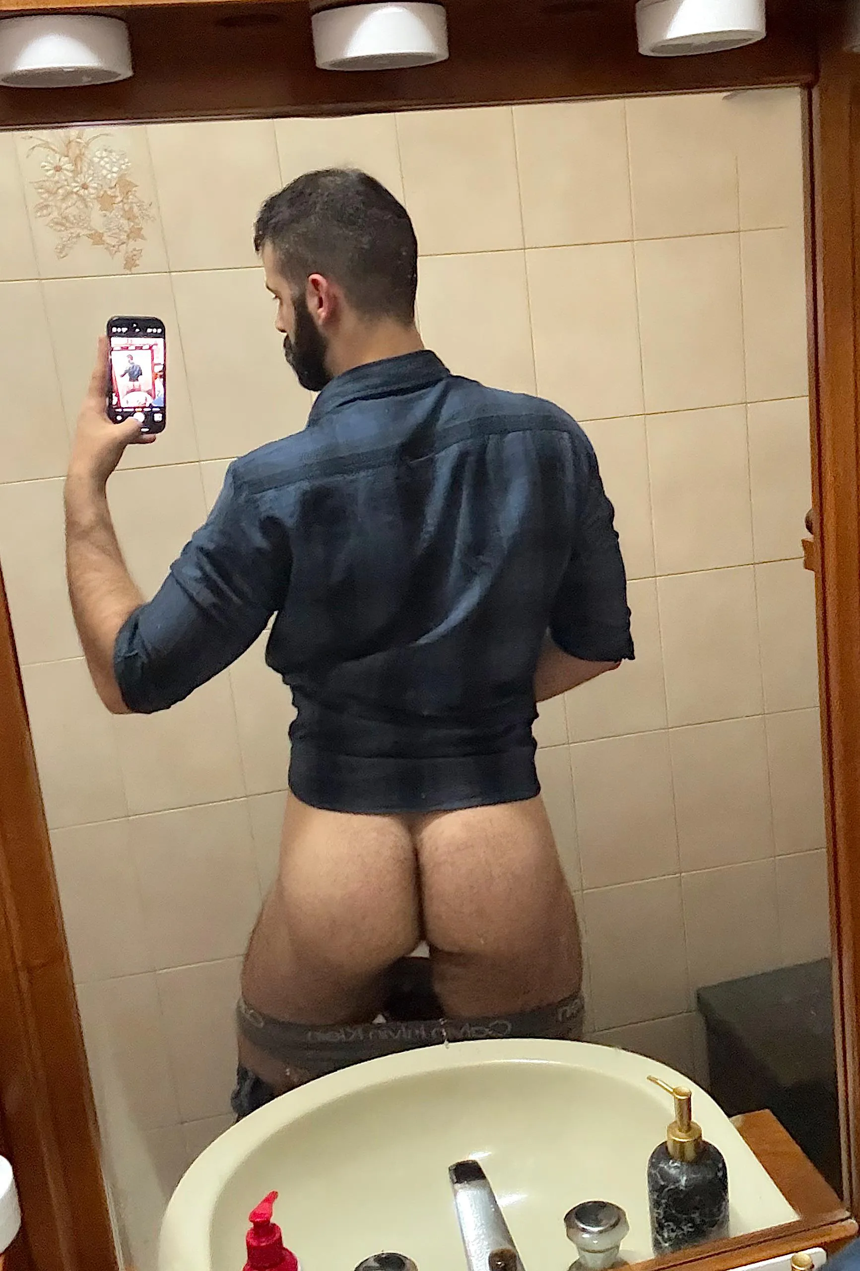 Happy holidays! Enjoy the buffet 🍾