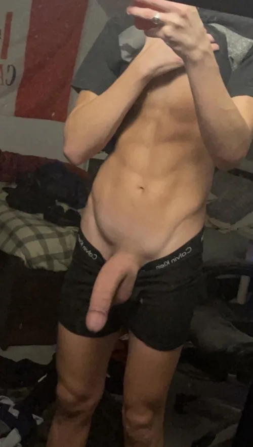 (19) 9 inches, the way my college bwc hangs is insane