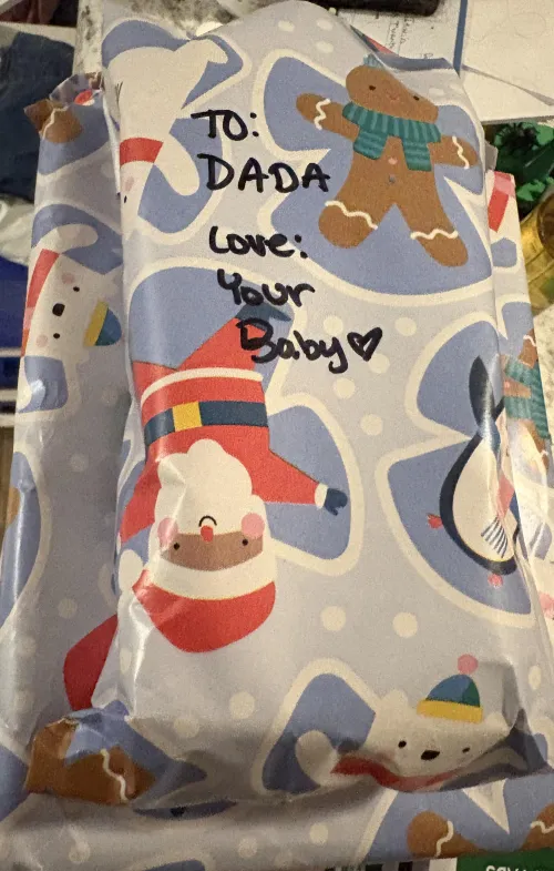 Had so much fun giving Dada their presents!!! 🎁💕