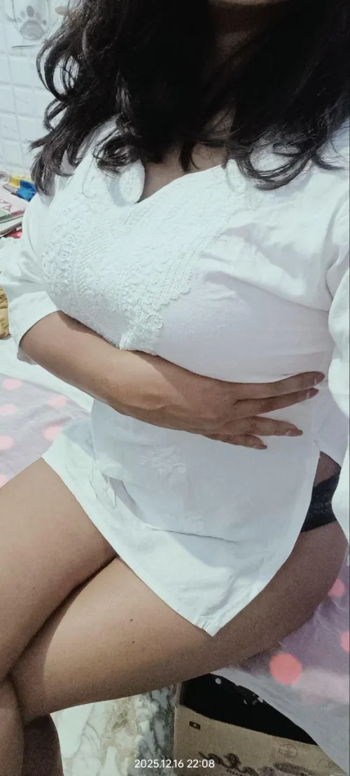 Is this outfit good without pants ?