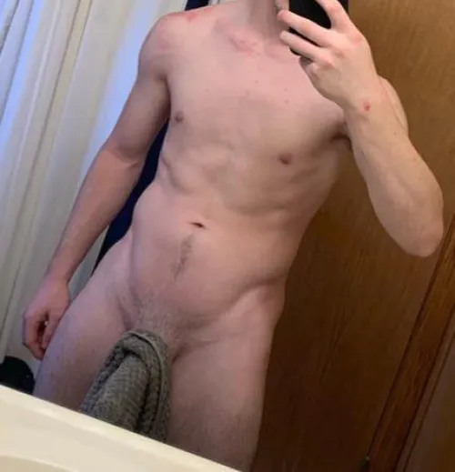 [m] i love coming out of the shower like this