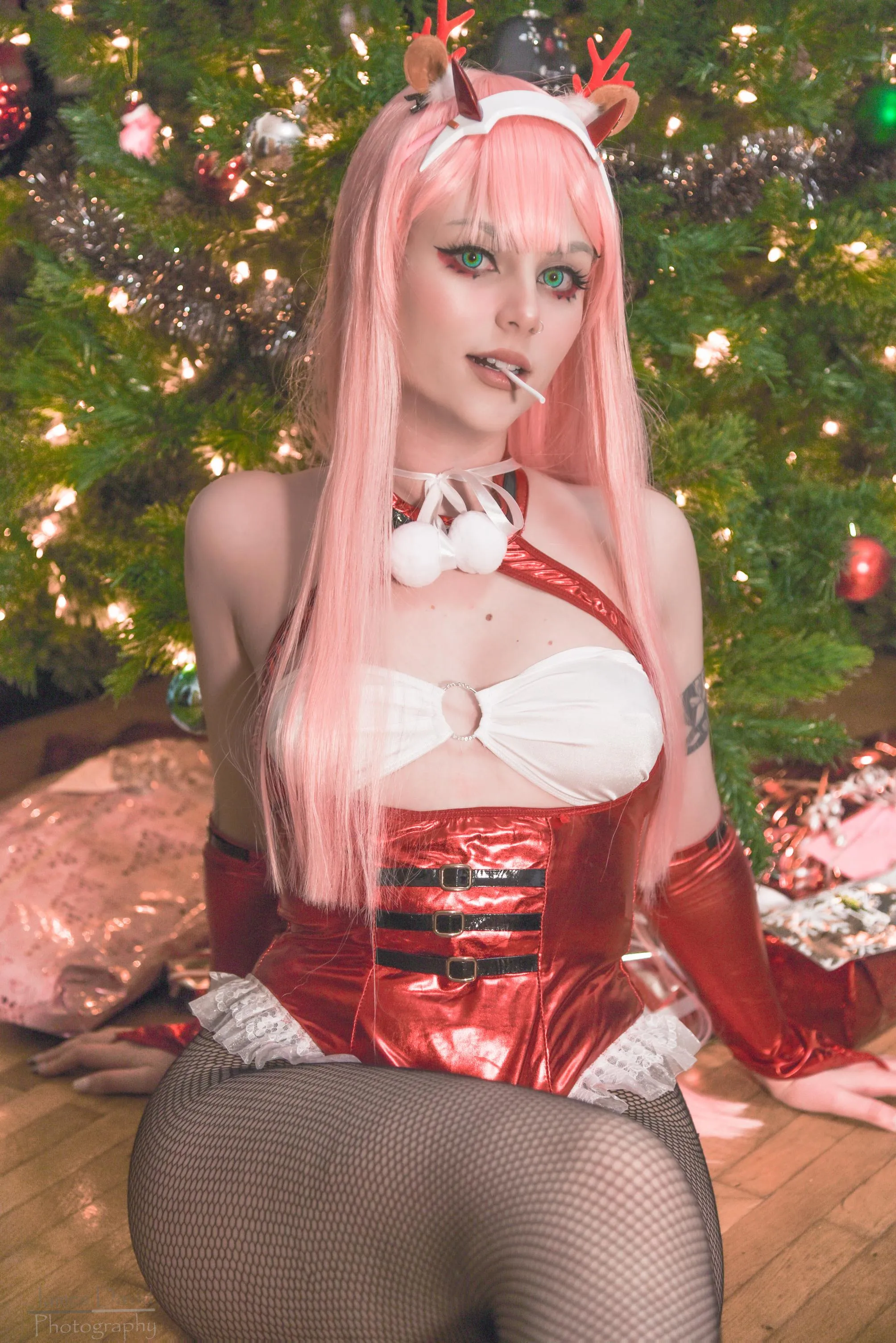 Zero Two (by AlixxRosa)