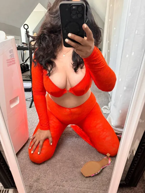 Need to find this outfit to take more pics in it!