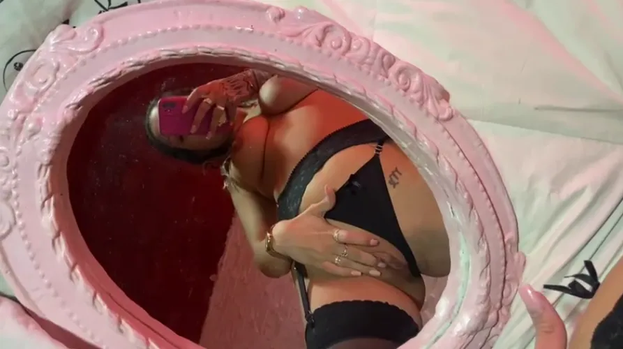 43yo, freshly divorced… don’t be mean