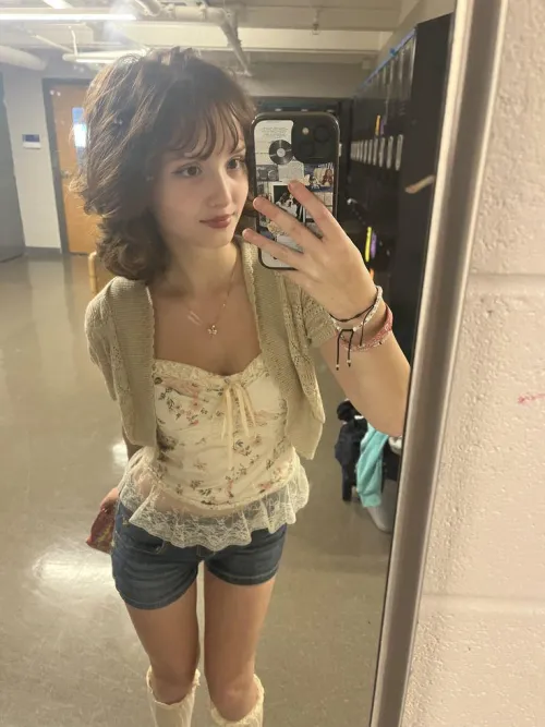 any older men wanna be the first to ruin my virgin pussy? :3