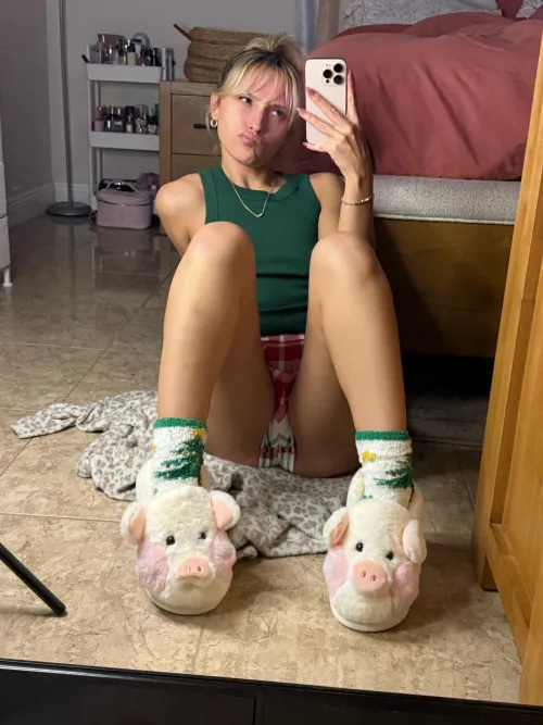 i wanna be opened up like a present 😈