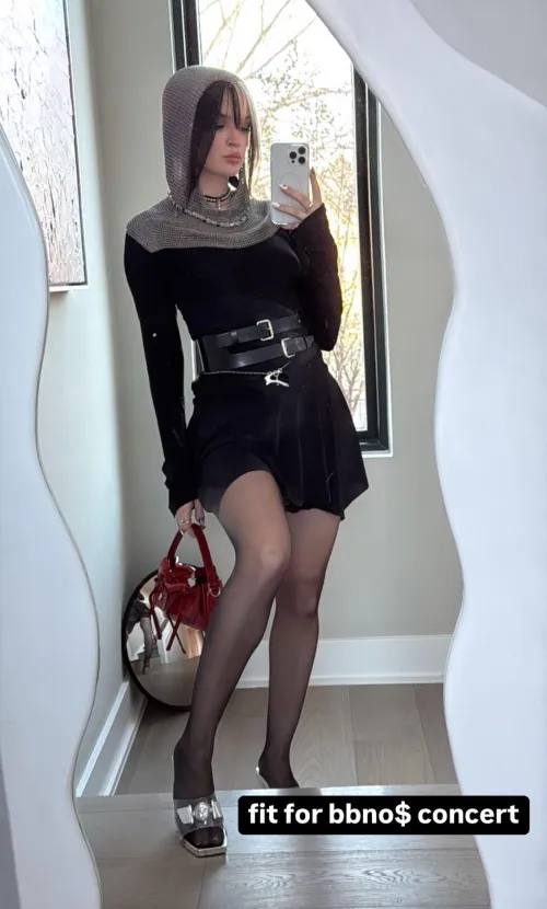 REN FAIRE THIS WEEKEND, if you see me say hi (old pic, not my current fit. but still sexy, i had to post)