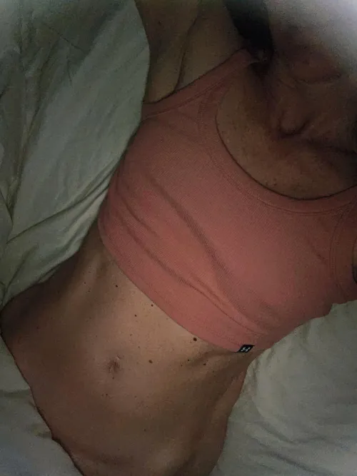 Yes I chat. Yes I meet up. No I dont respond to everyone. No I dont meet up with everyone. Seems obvious to me!!