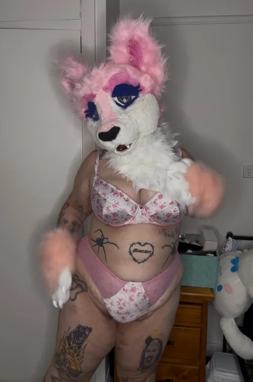 goon to this fox girl? 😋