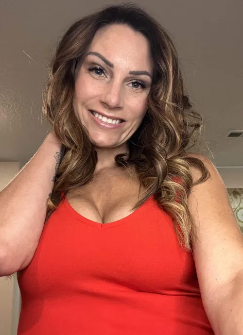 If your dick size is above 5 inches , say yes i will send my pussy pic..