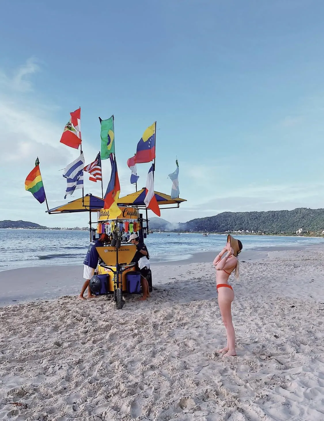 23 [F4M] looking for a partner to show me around and get me on my knees