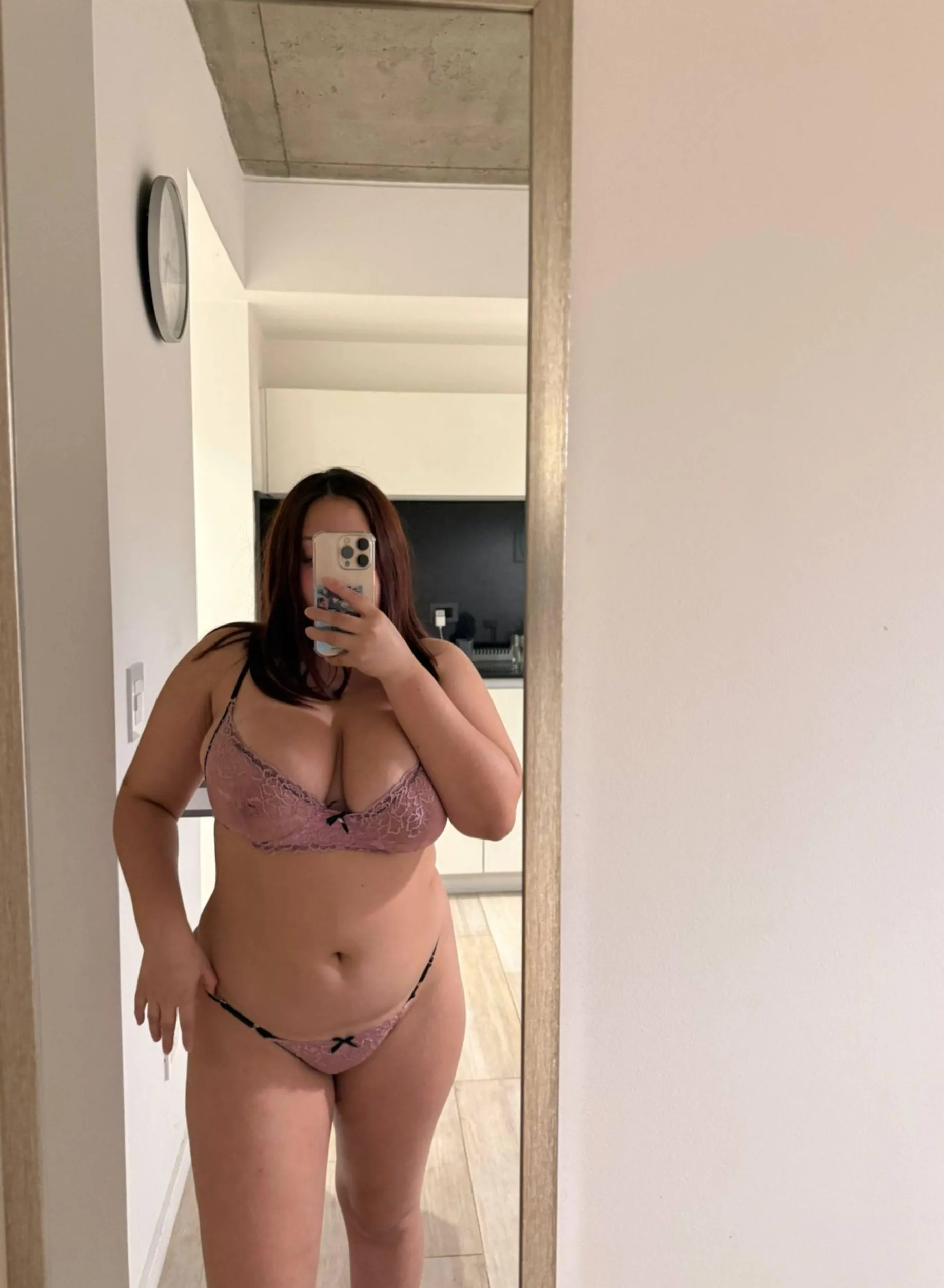 Are you into busty chubby girls