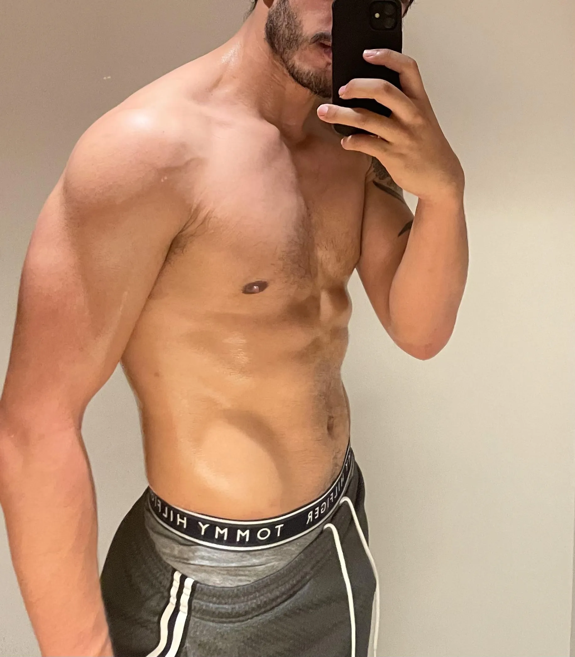 come lick up this sweat