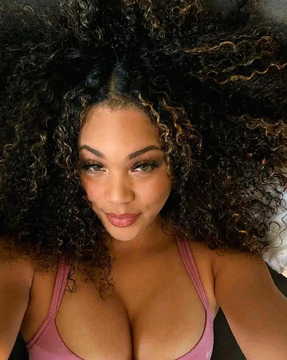 Do my titty curves completely steal your attention?