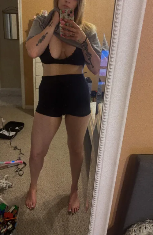 i love taking mirror pics