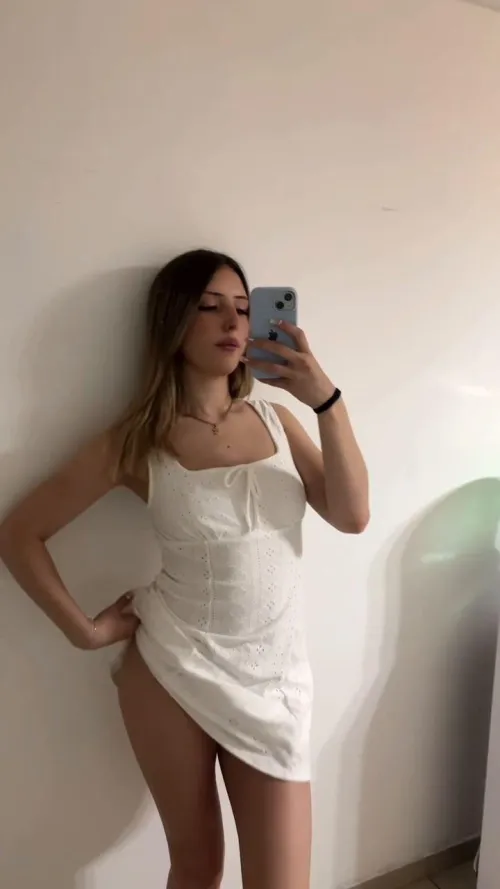 20 [F4M] looking for a date this weekend