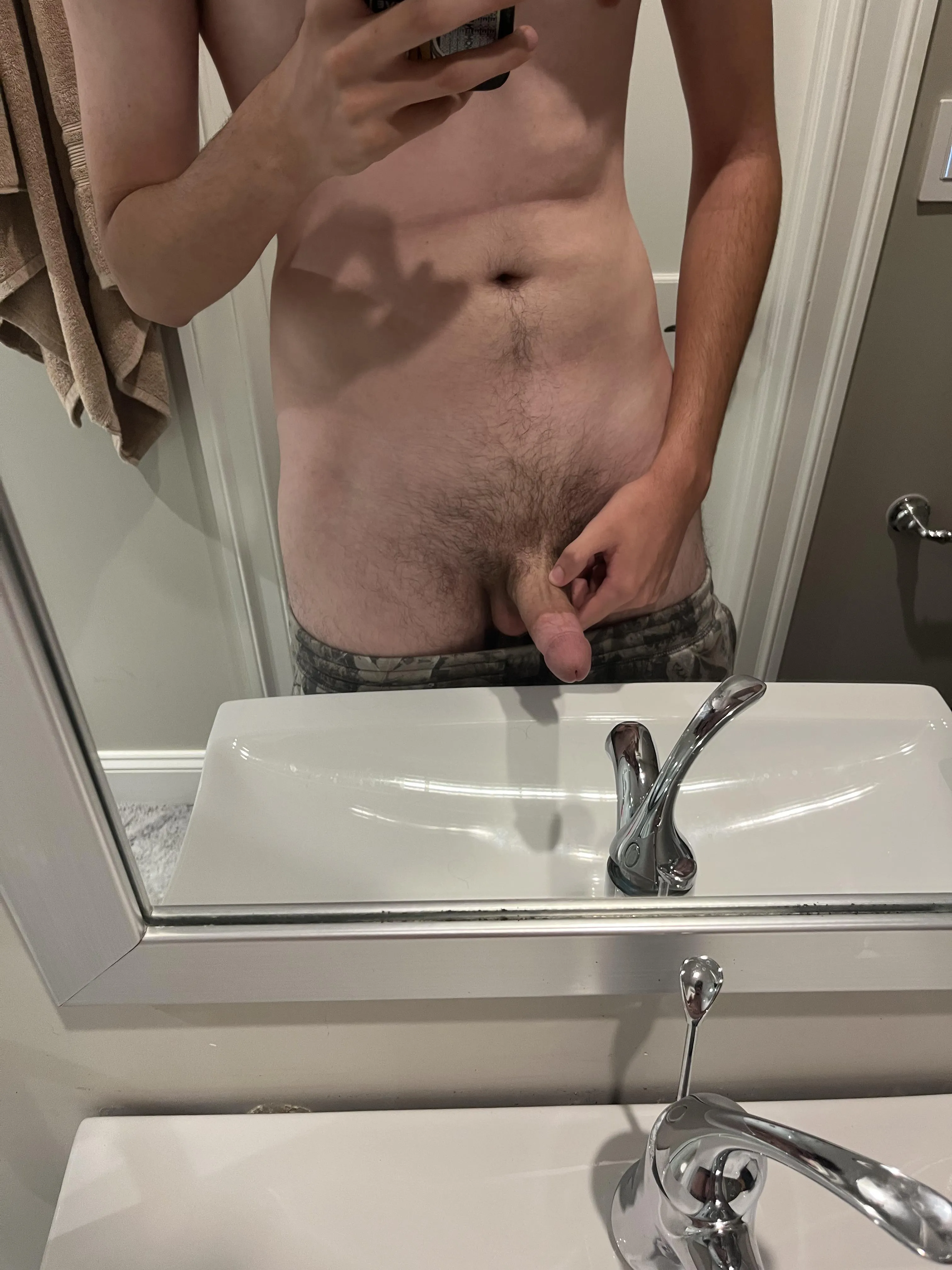 20 [m4f] lehigh valley - 6’5 guy wants to eat some pussy and fuck