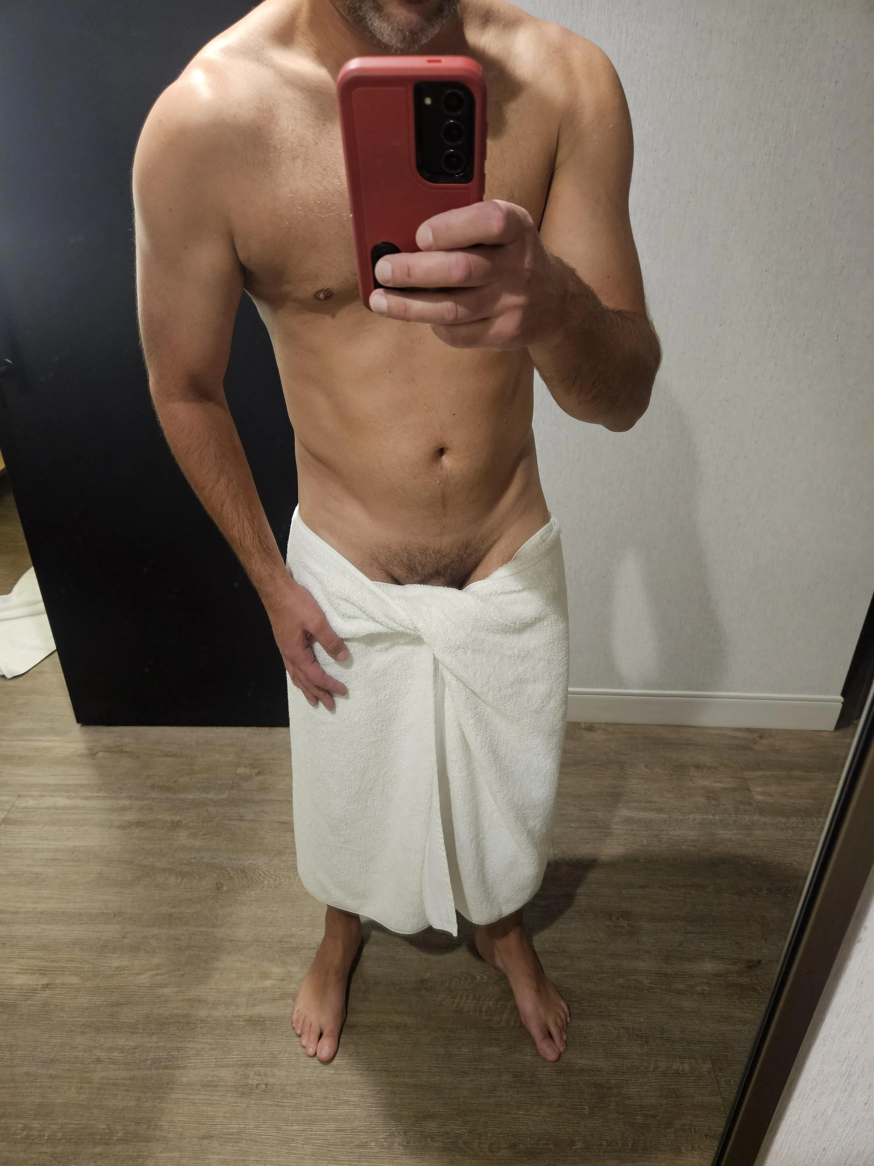 43 M4F looking for a Hispanic Lady