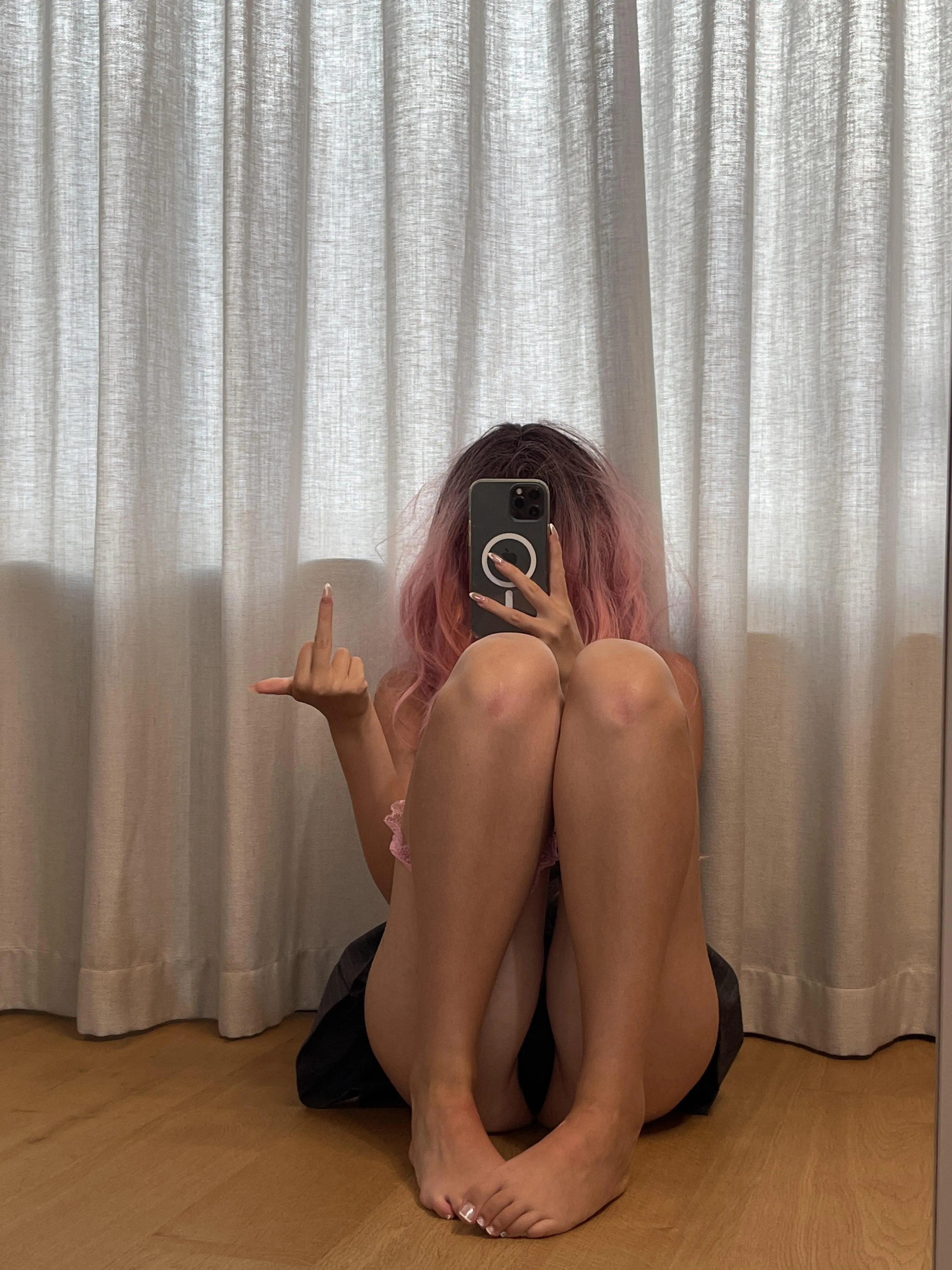 I bet you want this finger in your hole!!