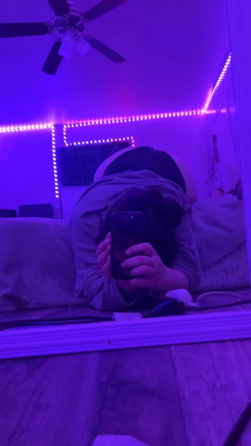 Keeping you horny loves fed 🤭 I hope you enjoy the view 👀💞