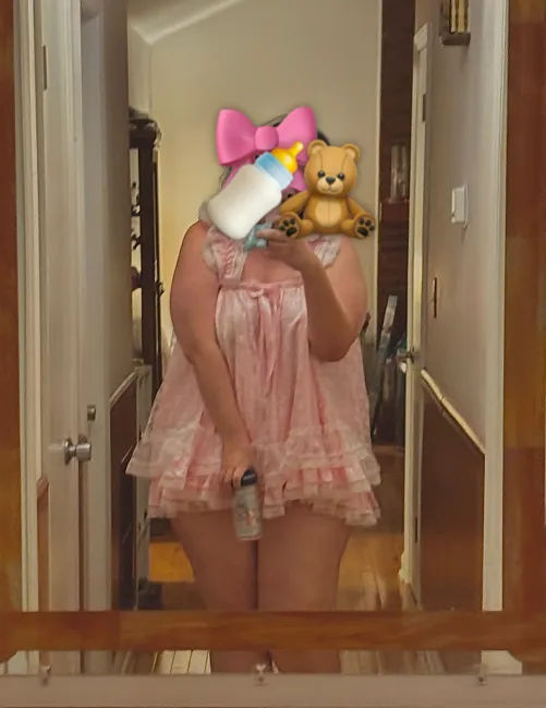 My new babydoll set 🎀 The panties are also super frilly and have a huge bow on the bottom c: