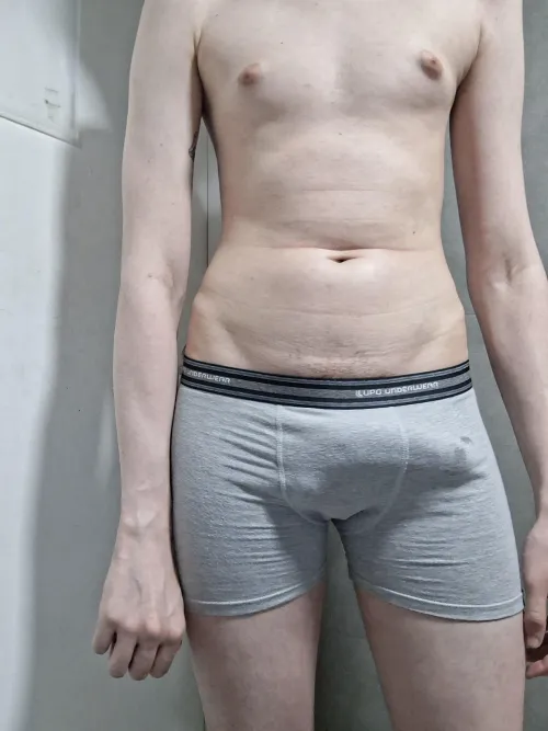 [18] I was so horny in class today that I had to go to the bathroom to send a picture to my friend