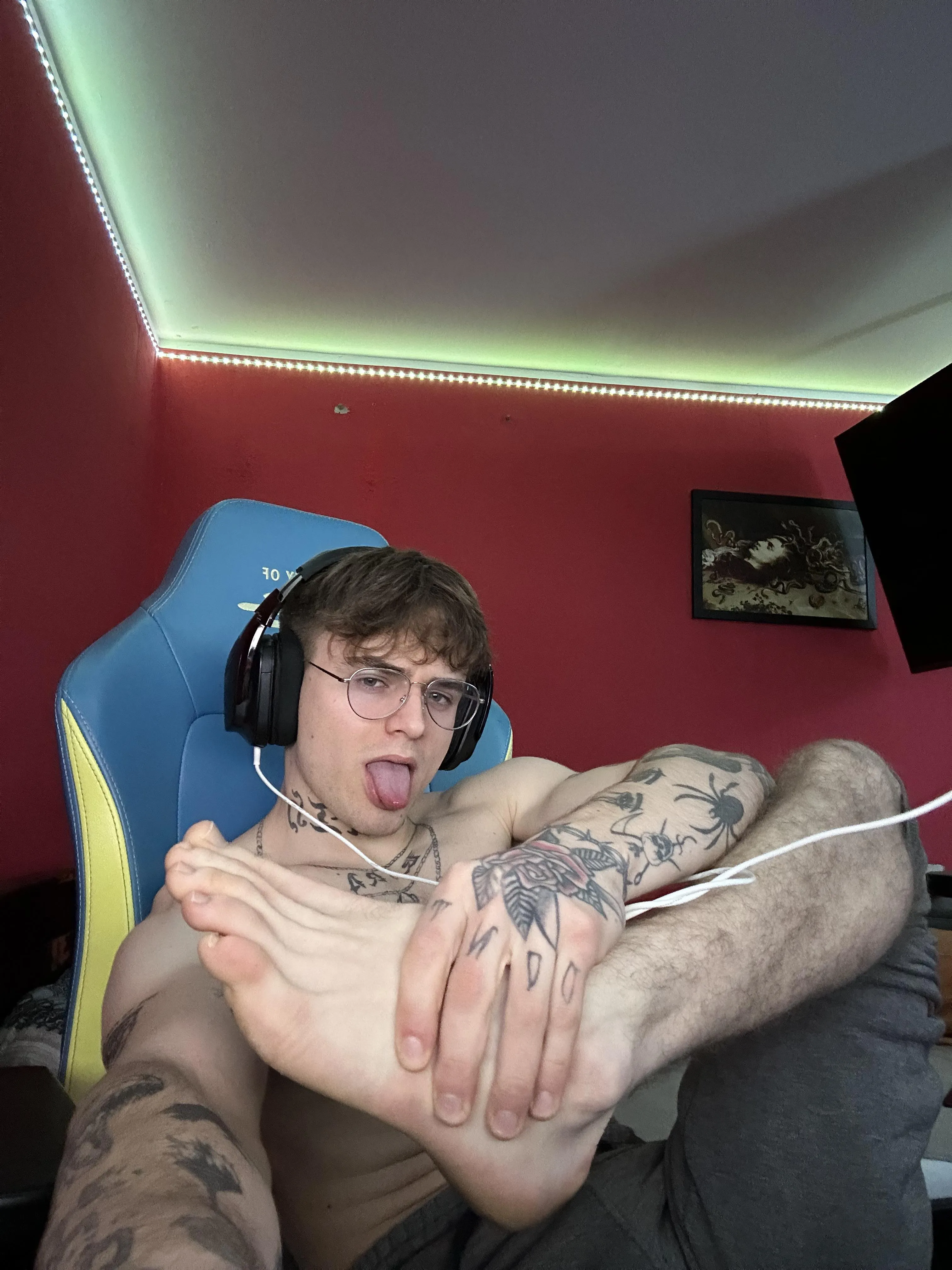 i love myself a freak where is he hehe