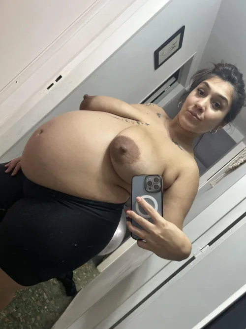 my belly doesn’t play a background role anymore