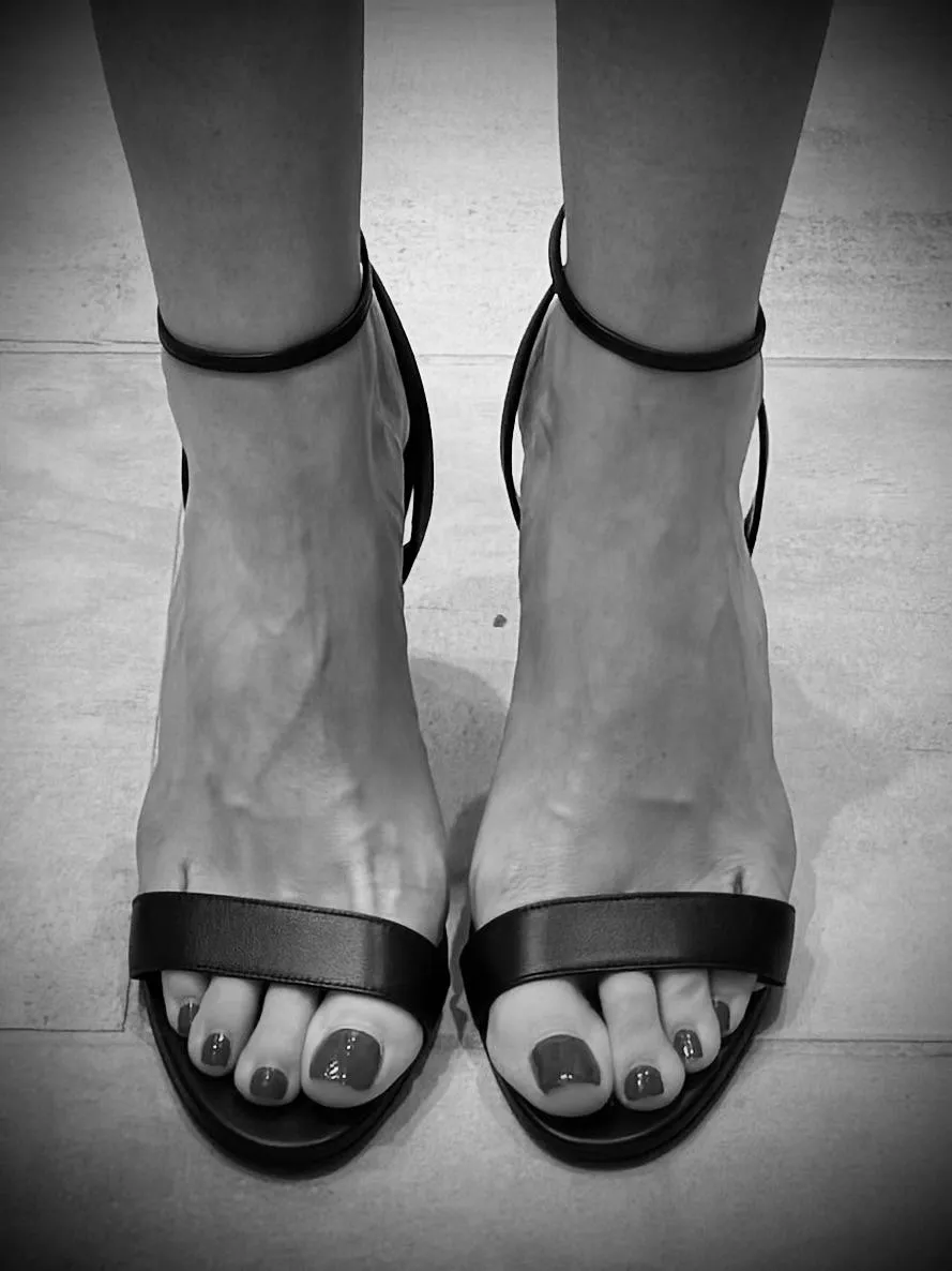 To the Lion who loved my feet