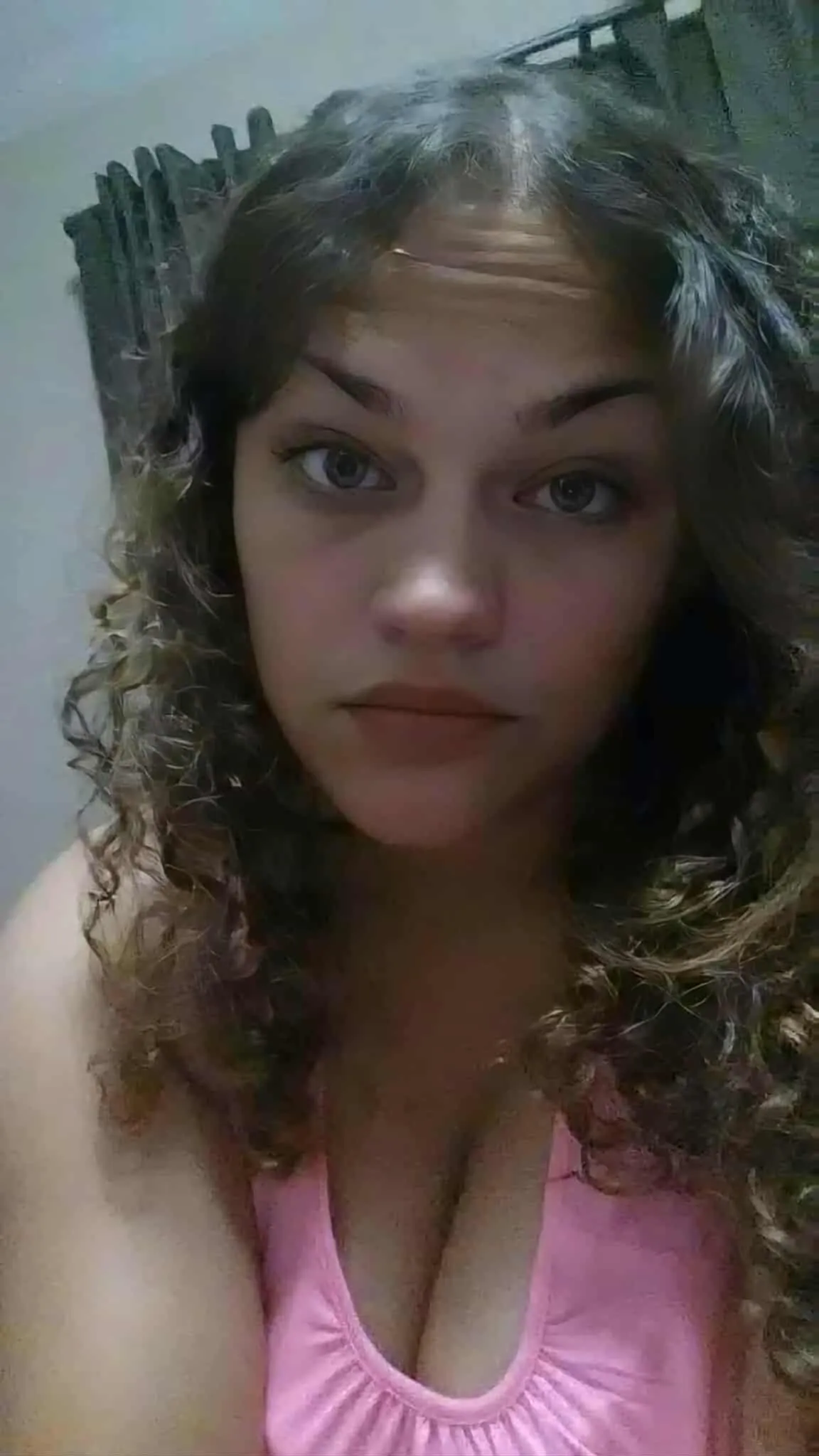 F31 Messy hair dont care