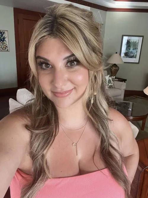 Mom of 3 Daus... smash or pass?