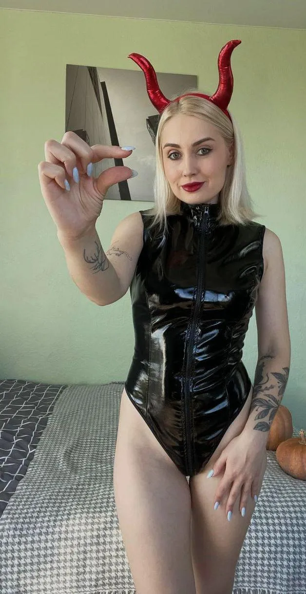 My fingers are longer than your prawn.