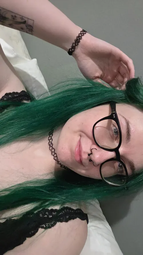 Such a naturally pretty face 🖤