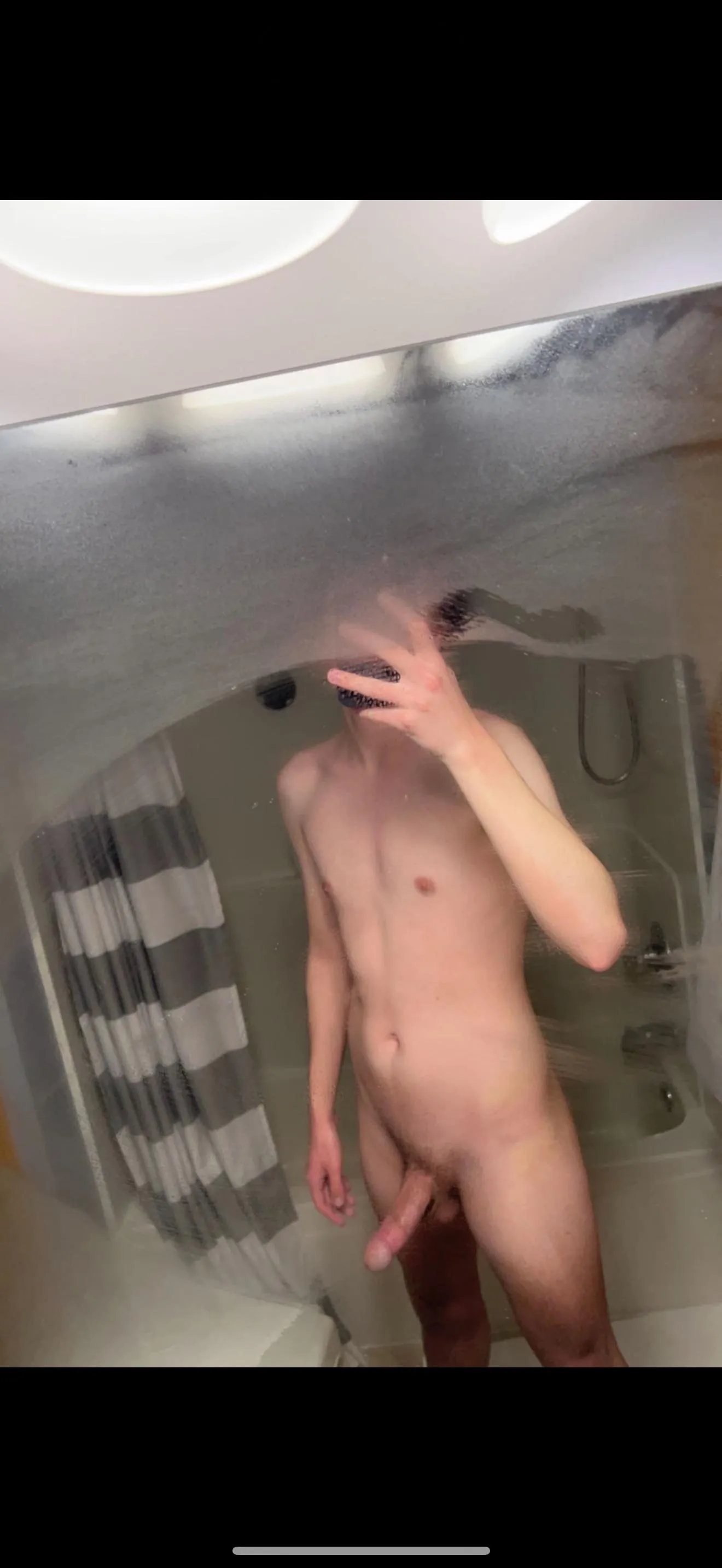 21 college looking for other fit masc bros