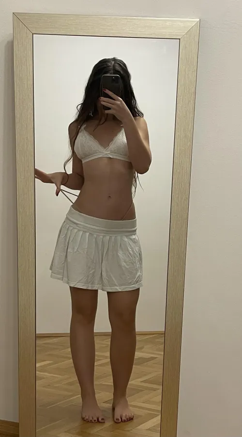 Big booty, soft curves… all for you