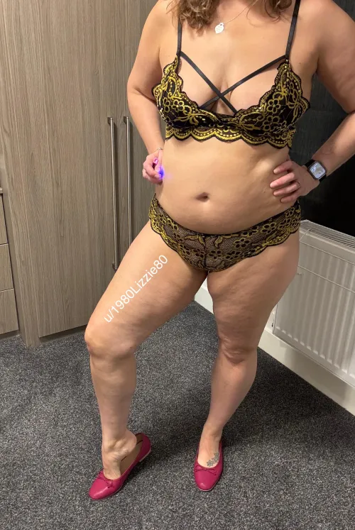 Do my pink flats go with my outfit?