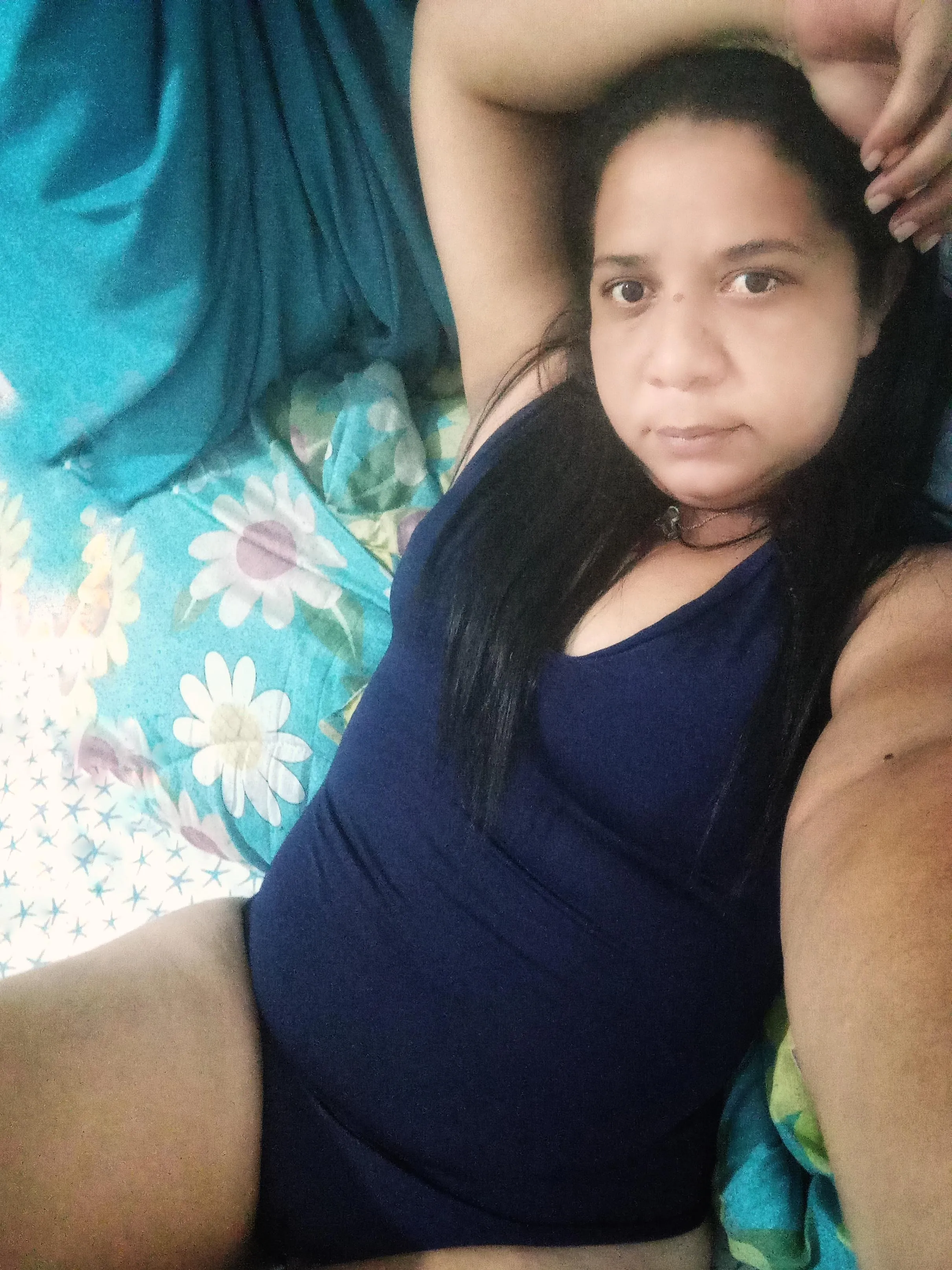 Hi darling, a mommy is waiting for you 💋