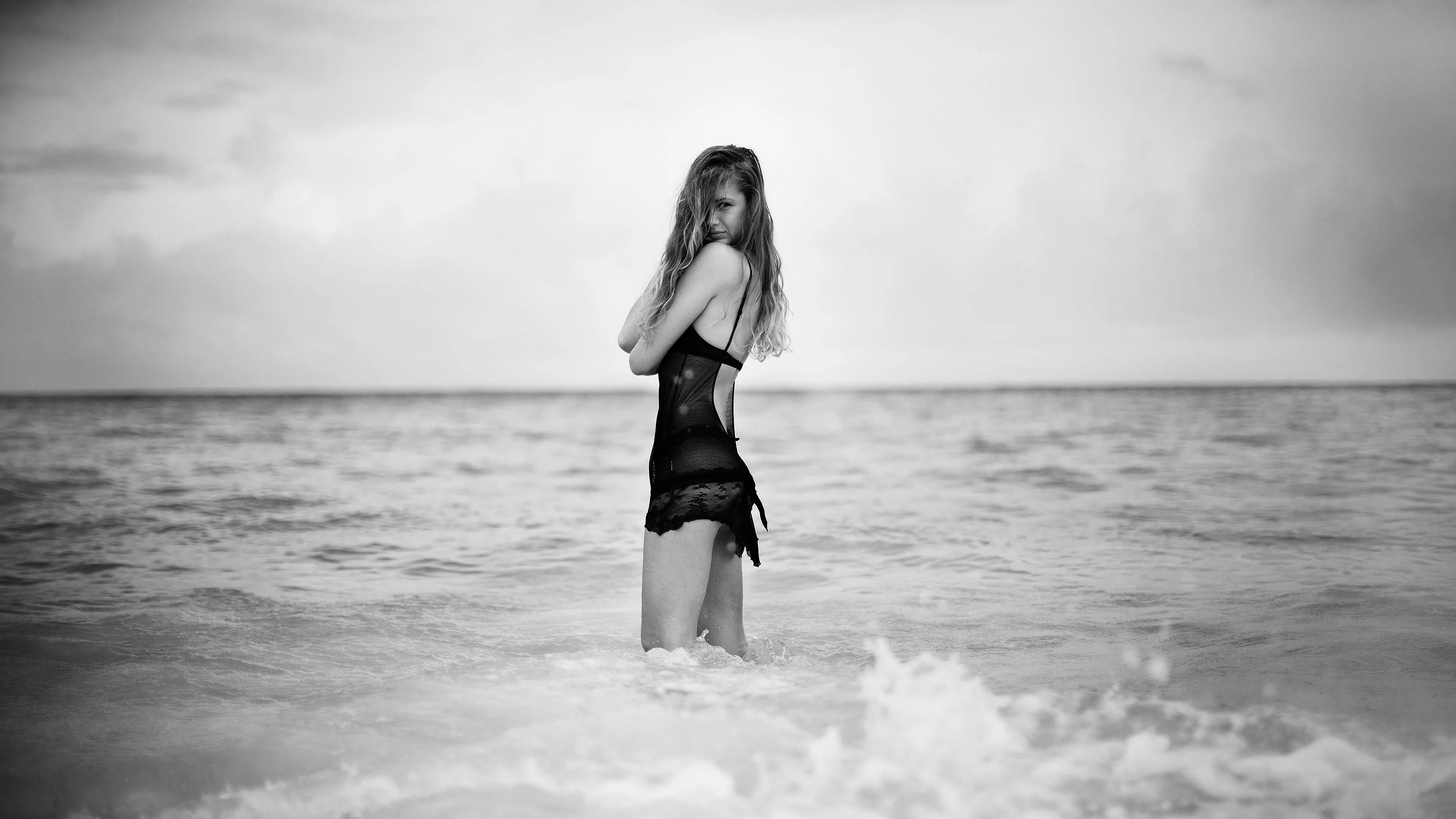 Lace in Surf • by Yulia Shevchuk • 3840x2160