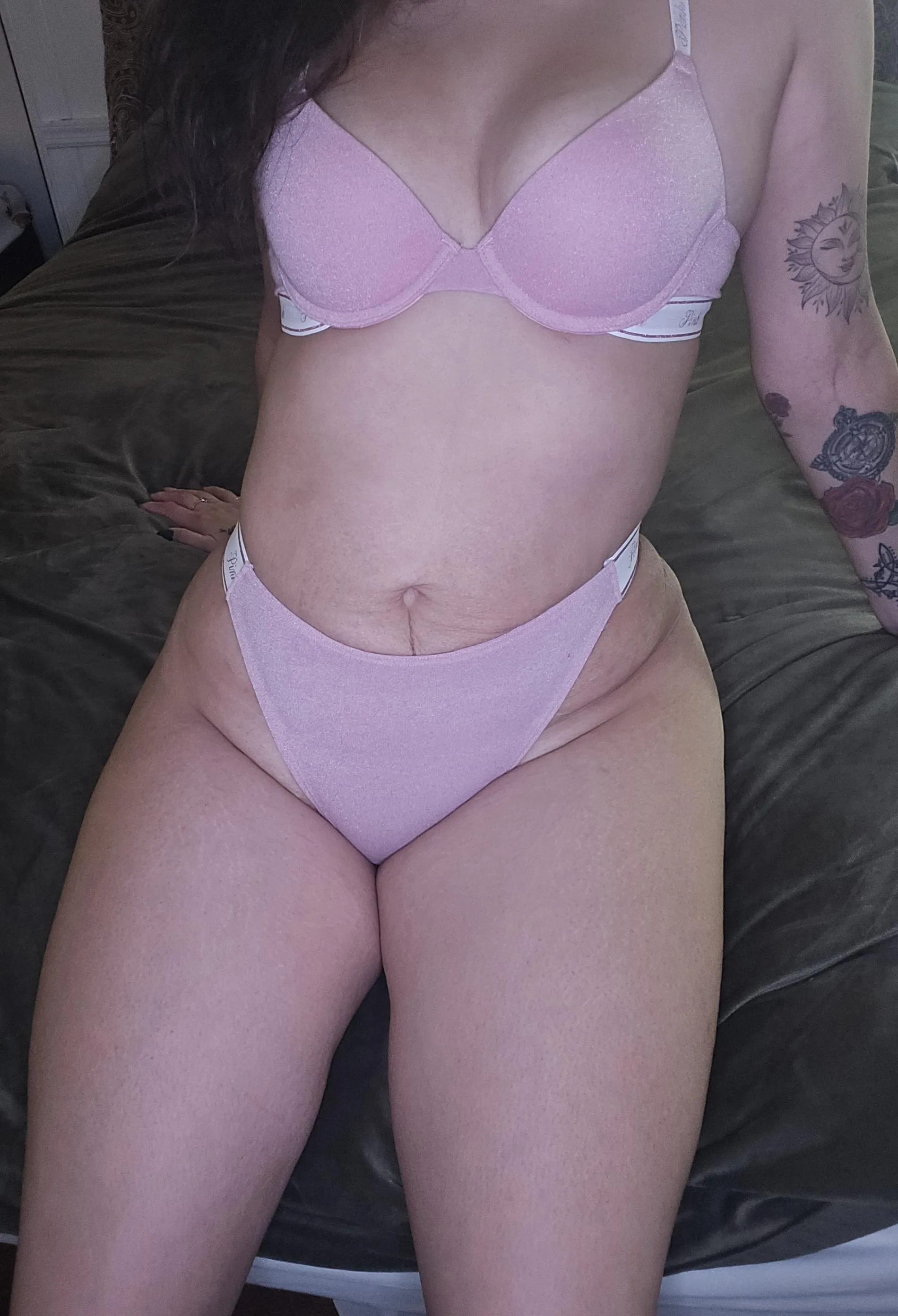 Mami feeling kinda bored