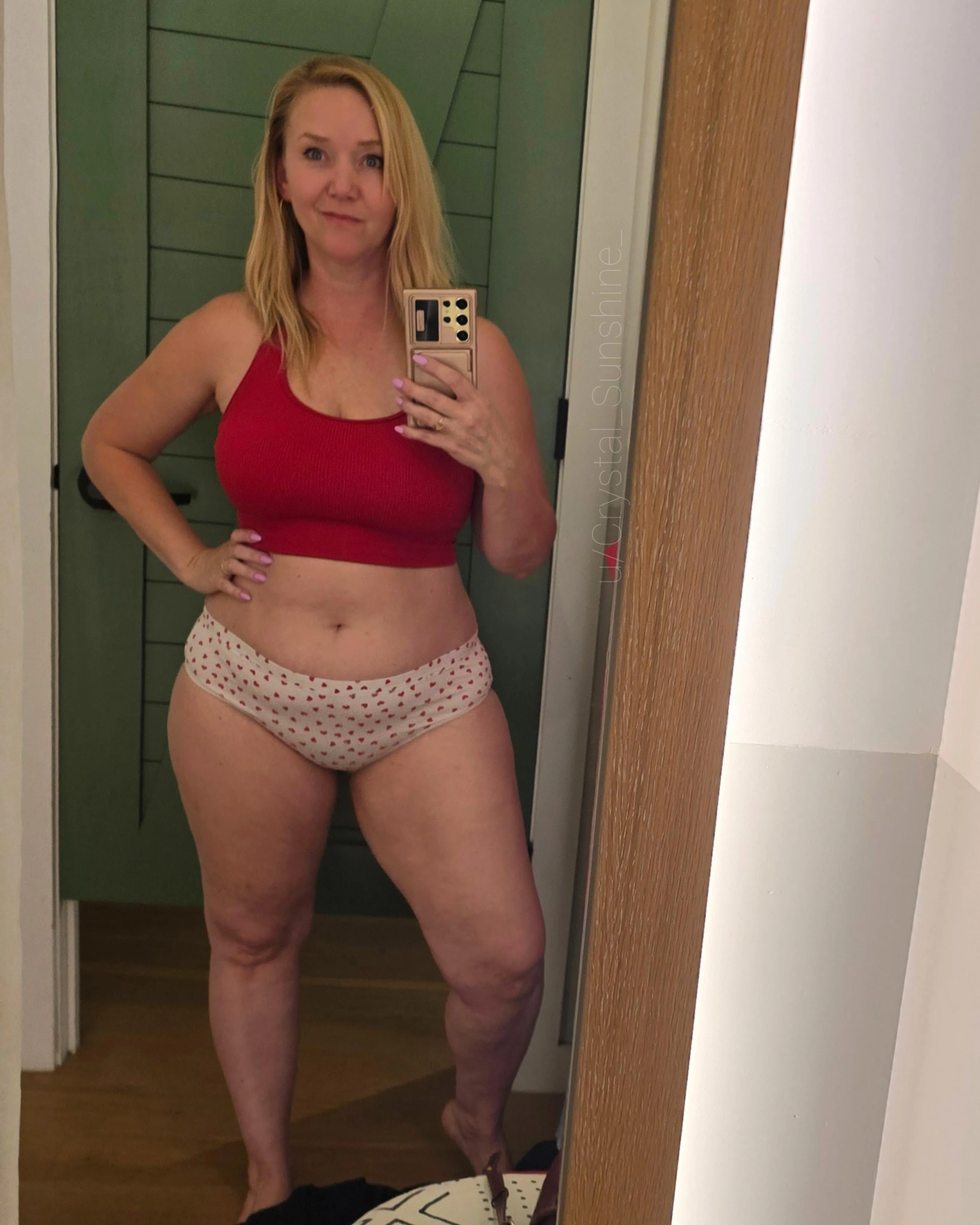 Milfie Pic to brighten your day [F52]