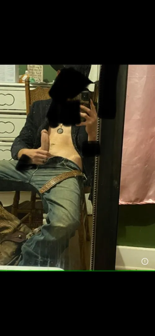 My girl and I want a new 🦄 any girls wanna play? Asheville area